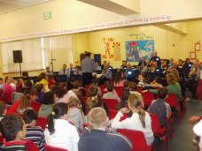 Garda Band entertains!